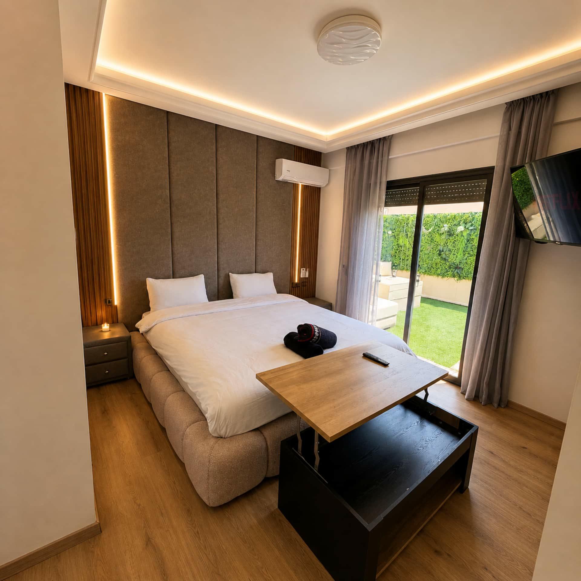 Cama king size con vistas a la terraza